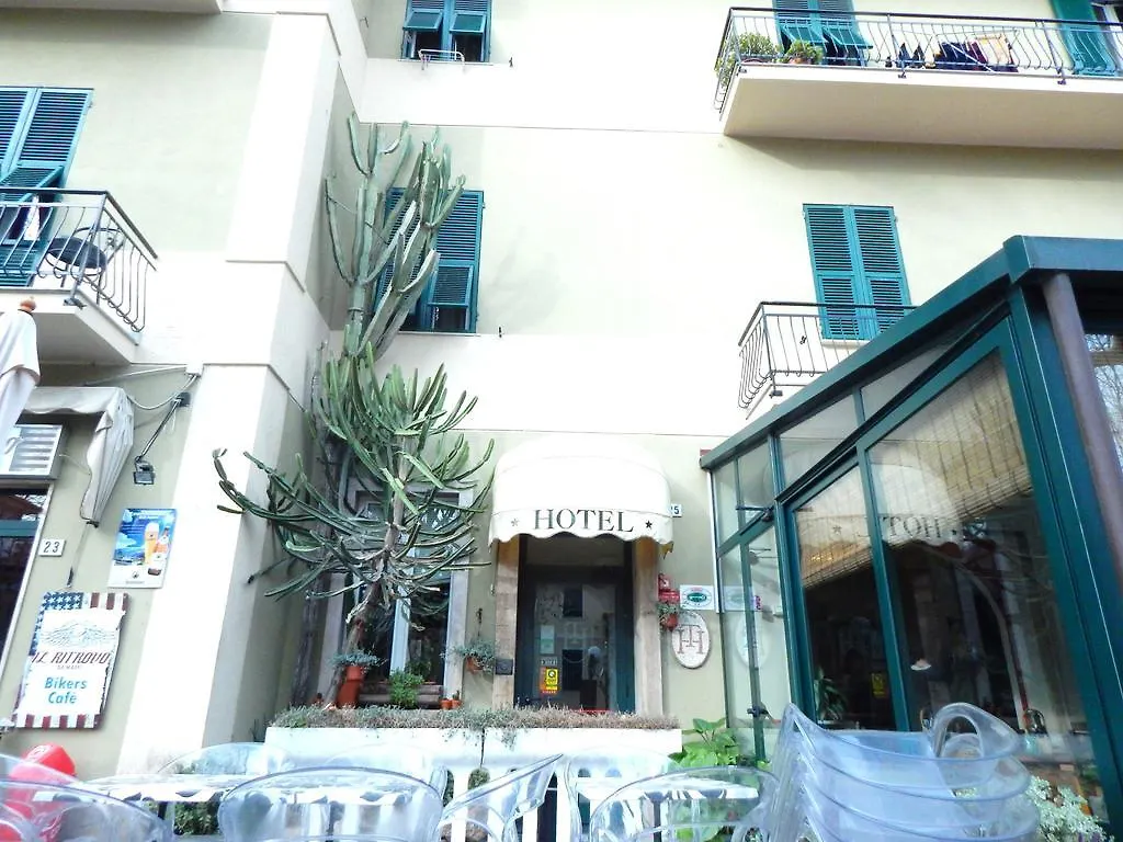 فندق Albergo Torino ألبينغا
