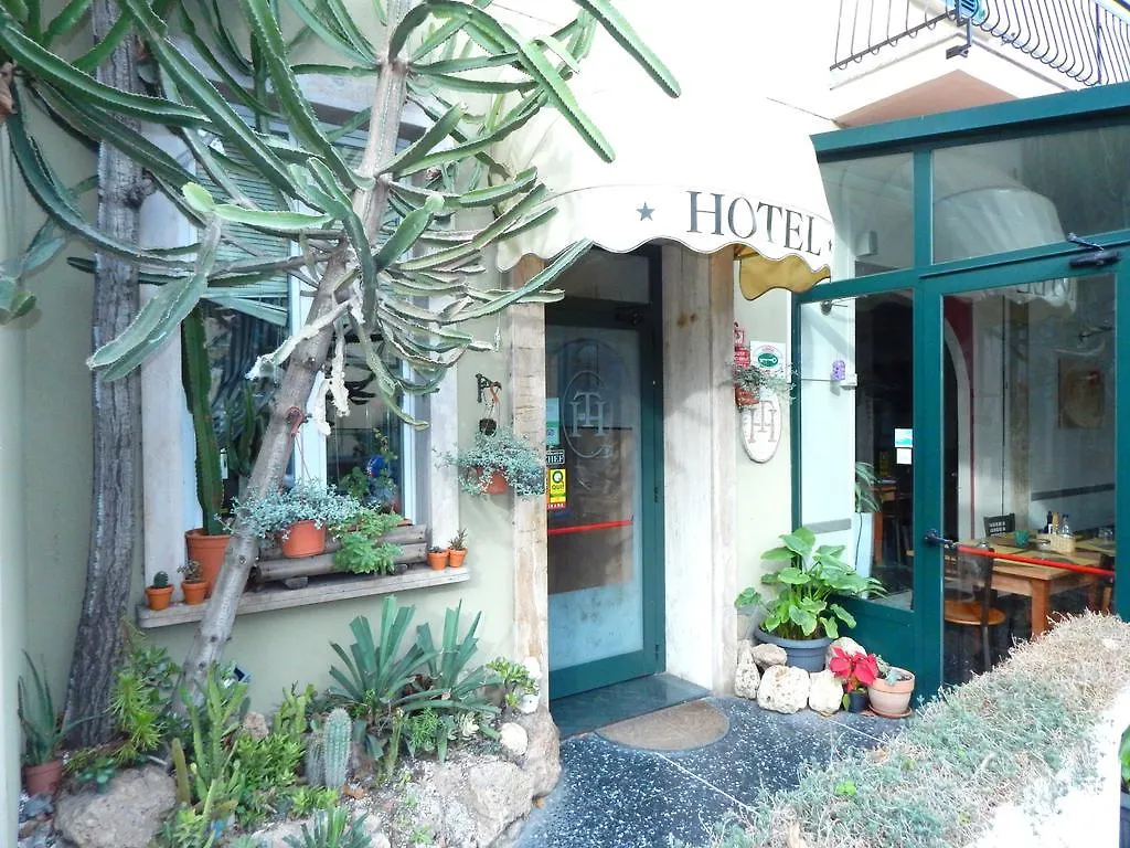 فندق Albergo Torino ألبينغا